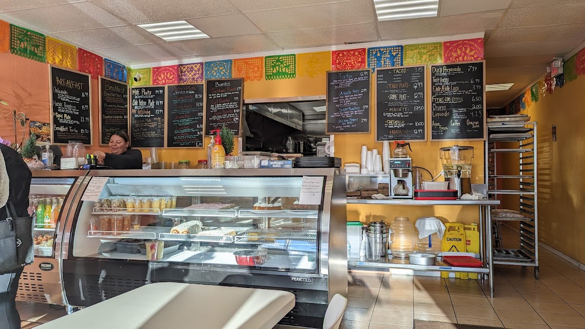 Glorias Bakery